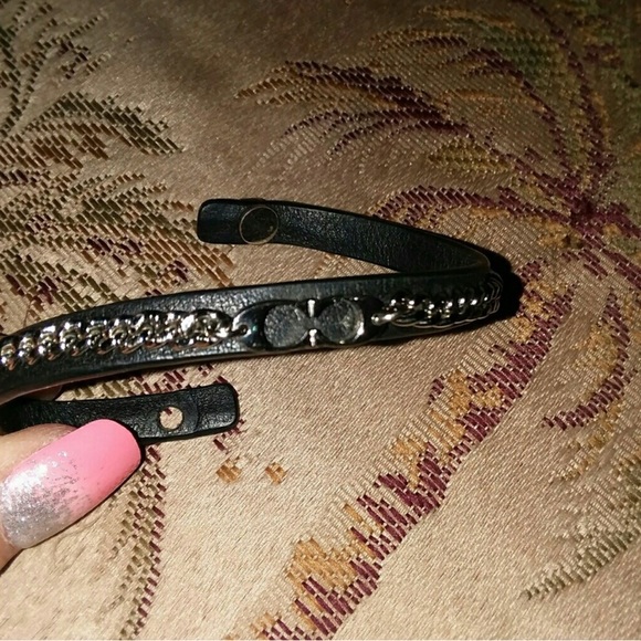 ISO COACH Women’s Black Signature C Chain Leather Bracelet as shown in pics!!!!! - Picture 5 of 10